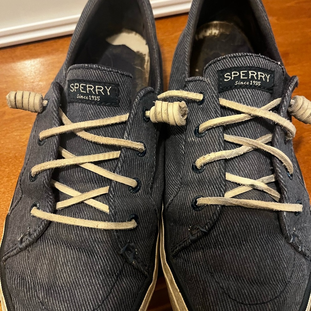 Sperry Women’s Navy Boat Shoes with Cream Laces